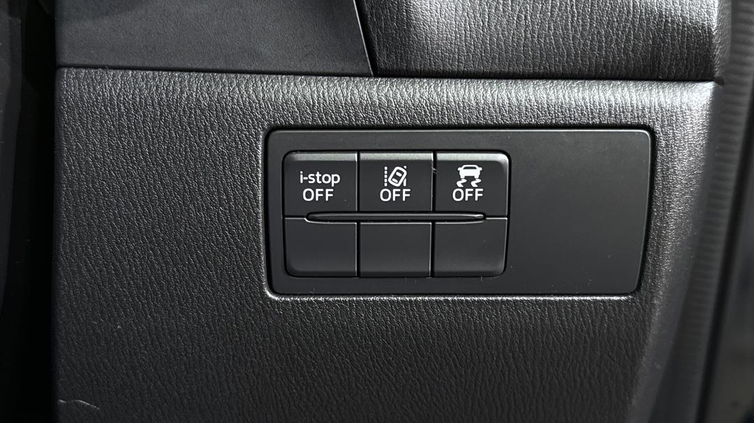 2017 Mazda Mazda3 Sp25 Astina, Automatic, 102865 km, Utility Switches/Buttons