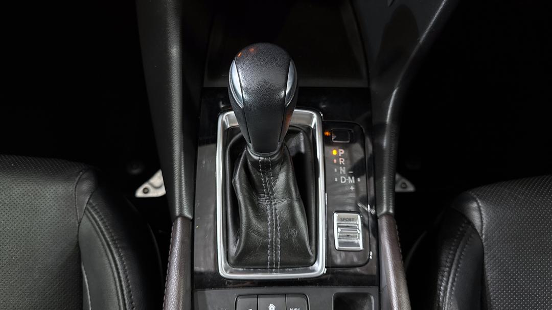 2017 Mazda Mazda3 Sp25 Astina, Automatic, 102865 km, Gear Lever 