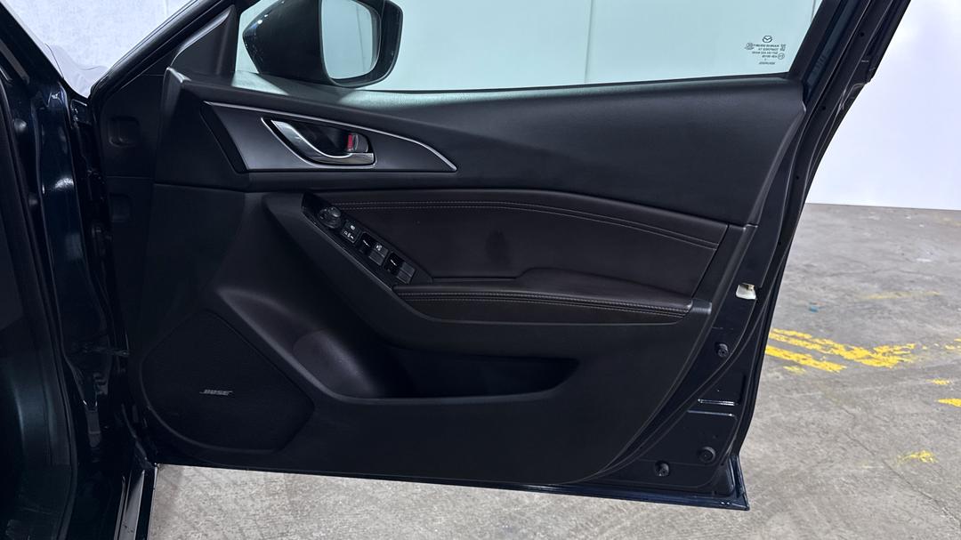 2017 Mazda Mazda3 Sp25 Astina, Automatic, 102865 km, Speaker View