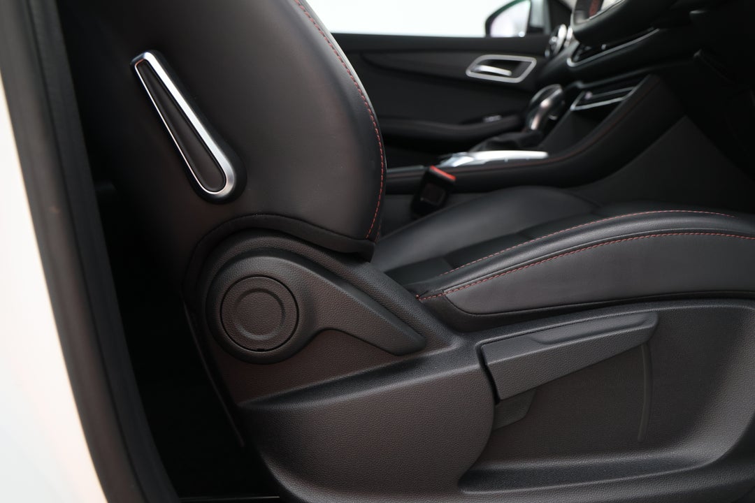 2024 MG HS Vibe, Automatic, 36164 km, Drivers Side Adjustment Panel