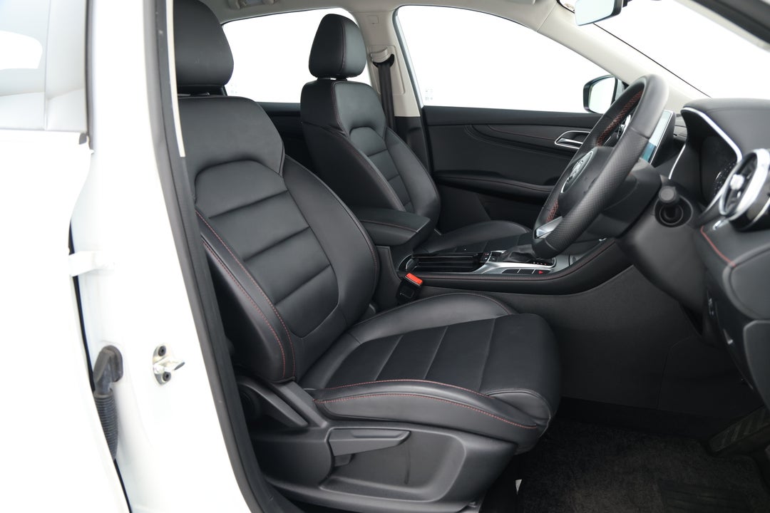 2024 MG HS Vibe, Automatic, 36164 km, Right Side Front Door Cabin View