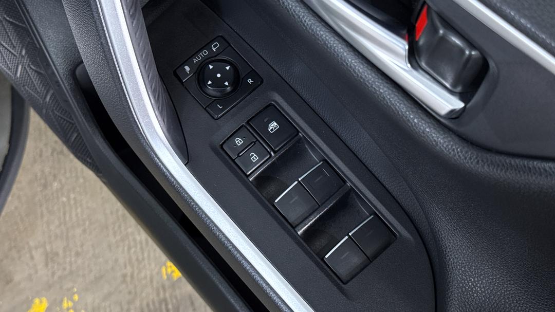 2024 Toyota RAV4 Cruiser (AWD) Hybrid, Automatic, 18584 km, Drivers Side Door Panel Controls