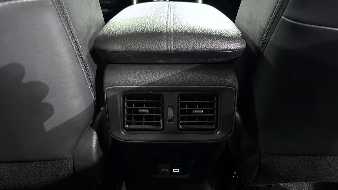 2024 Toyota RAV4 Cruiser (AWD) Hybrid, Automatic, 18584 km, Rear A/C Vent
