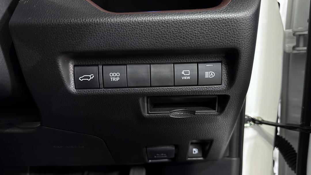 2024 Toyota RAV4 Cruiser (AWD) Hybrid, Automatic, 18584 km, Utility Switches/Buttons