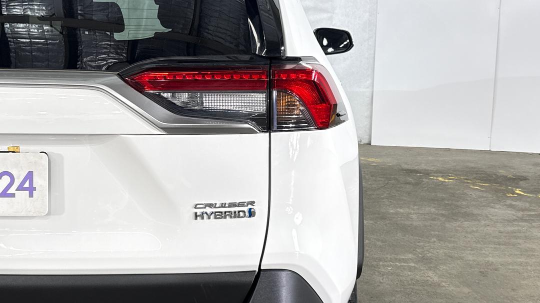 2024 Toyota RAV4 Cruiser (AWD) Hybrid, Automatic, 18584 km, Badge (Boot Right Side)