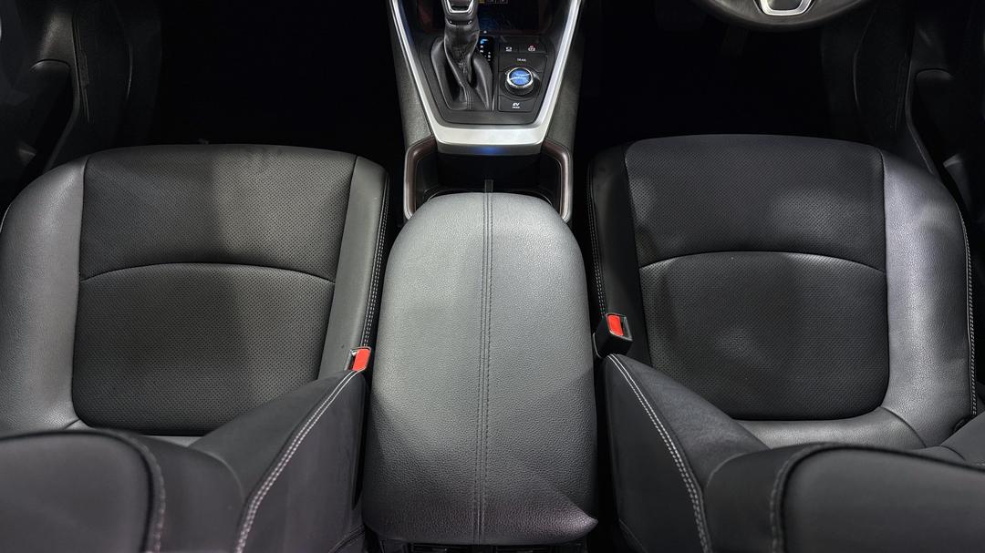 2024 Toyota RAV4 Cruiser (AWD) Hybrid, Automatic, 18584 km, Center Console