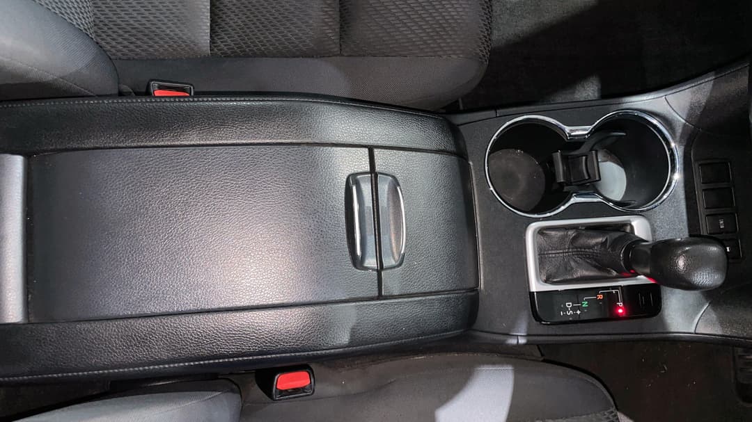 2019 Toyota Kluger Gx (4x2), Automatic, 150398 km, Center Console
