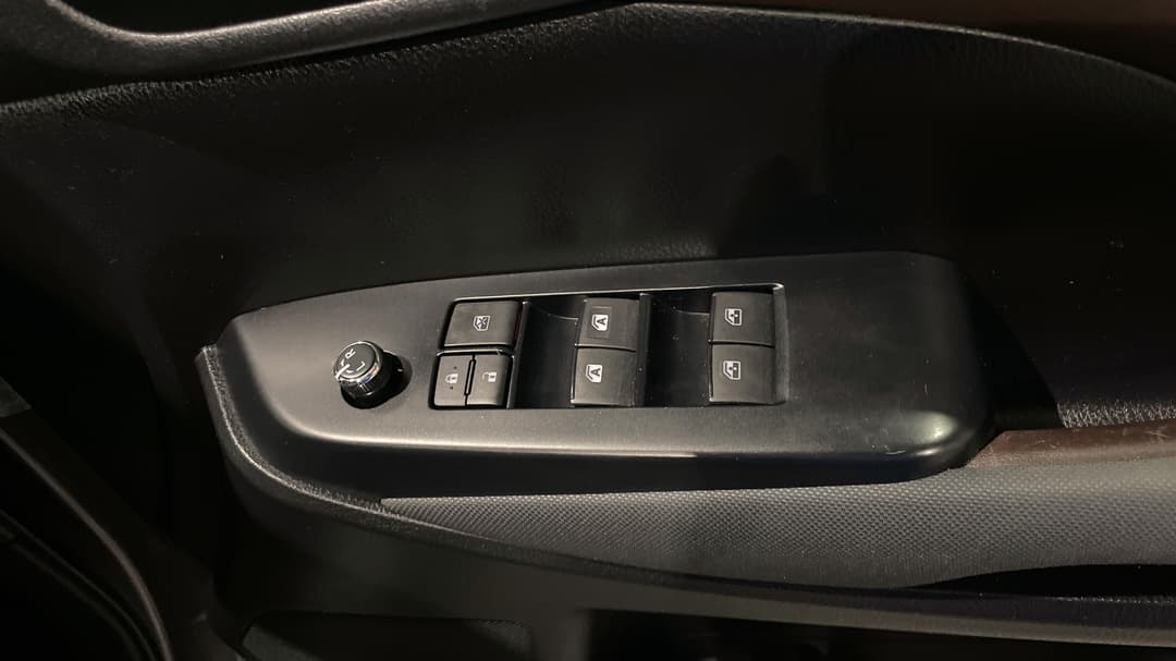 2019 Toyota Kluger Gx (4x2), Automatic, 150398 km, Drivers Side Door Panel Controls
