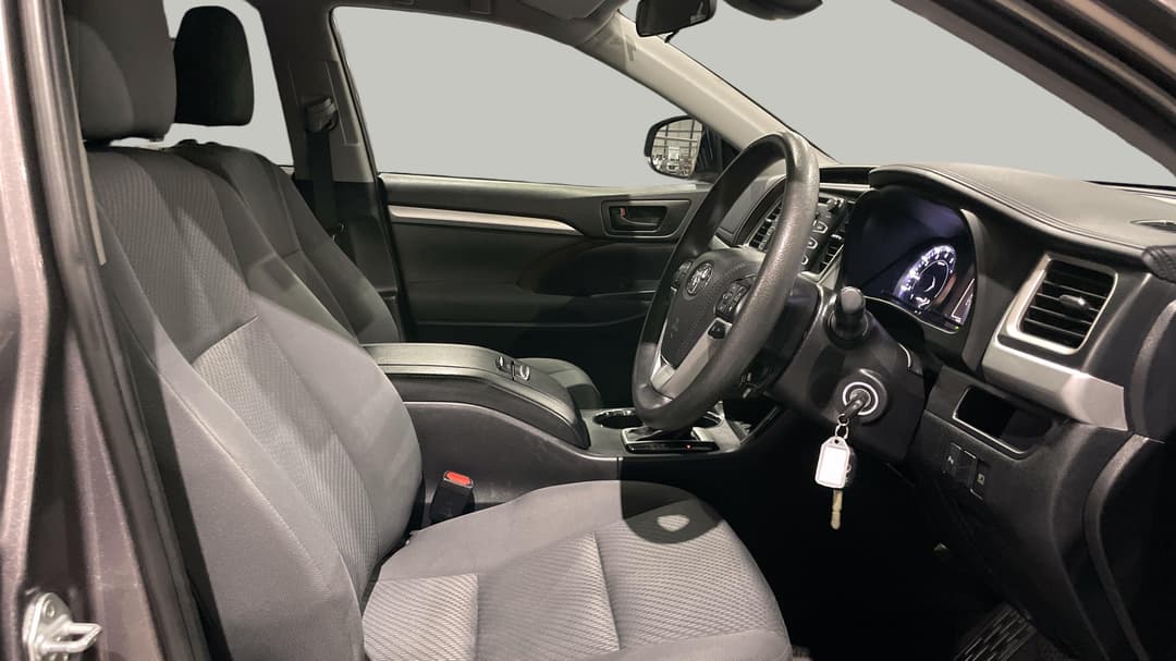 2019 Toyota Kluger Gx (4x2), Automatic, 150398 km, Right Side Front Door Cabin View