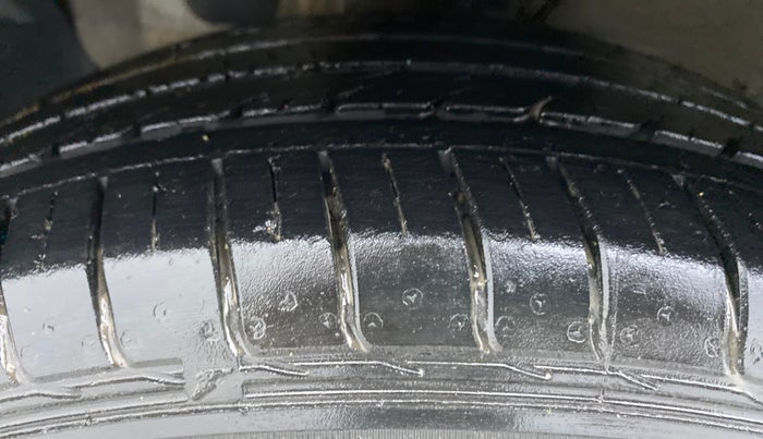 2016 Hyundai Creta 1.6 S, Petrol, Manual, 57,449 km, Left Front Tyre Tread