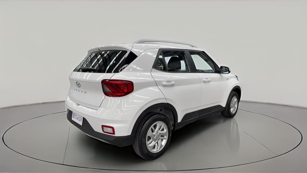 2025 Hyundai Venue Venue, Automatic, 6264 km, Right Back Diagonal (45- Degree) View