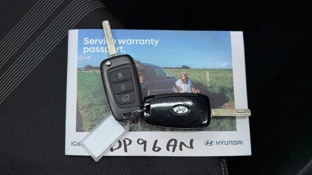 2025 Hyundai Venue Venue, Automatic, 6264 km, Key Close-up