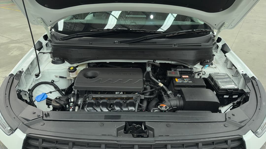 2025 Hyundai Venue Venue, Automatic, 6264 km, Open Bonnet (Engine)