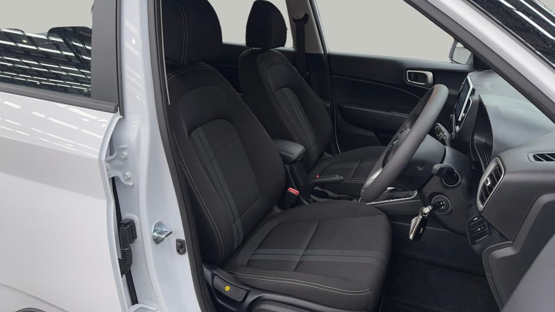 2025 Hyundai Venue Venue, Automatic, 6264 km, Right Side Front Door Cabin View