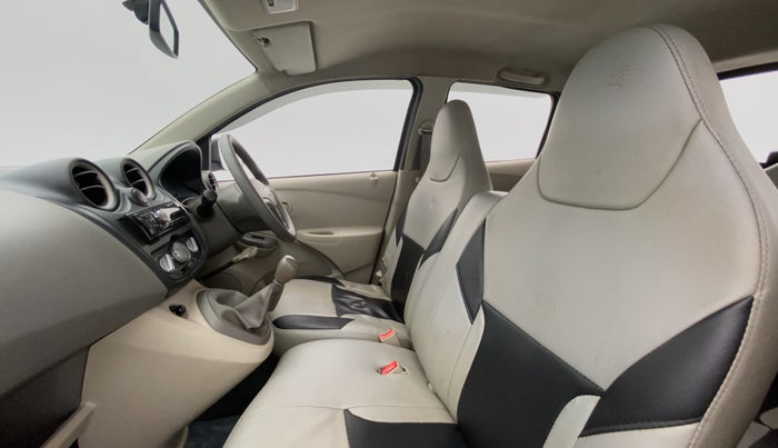 2014 Datsun Go T, Petrol, Manual, 78,416 km, Right Side Front Door Cabin