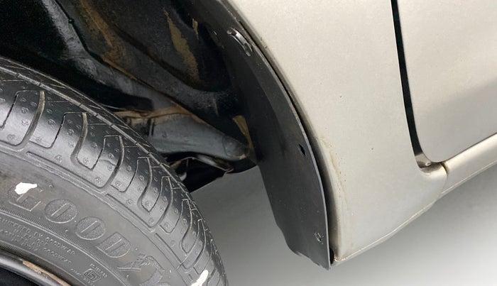 2014 Datsun Go T, Petrol, Manual, 78,416 km, Left fender - Lining loose