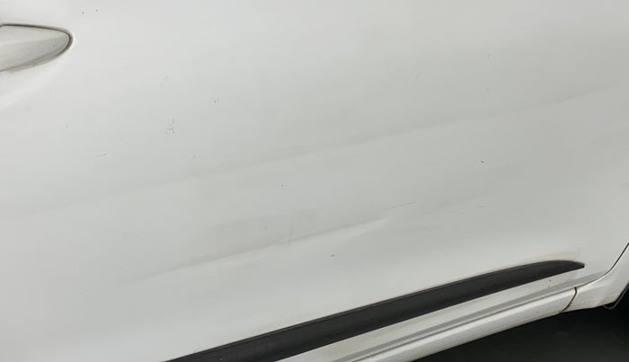 2015 Hyundai Elite i20 MAGNA 1.2, Petrol, Manual, 66,203 km, Driver-side door - Slightly dented