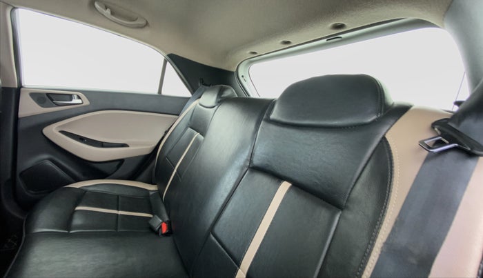 2015 Hyundai Elite i20 MAGNA 1.2, Petrol, Manual, 66,203 km, Right Side Rear Door Cabin