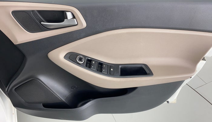 2015 Hyundai Elite i20 MAGNA 1.2, Petrol, Manual, 66,203 km, Driver Side Door Panels Control