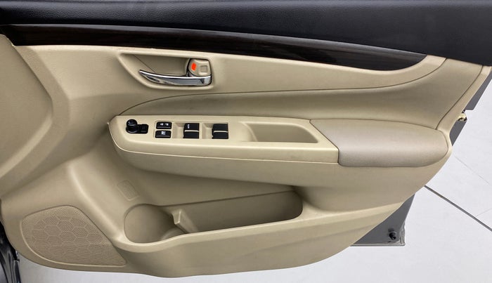 2017 Maruti Ciaz ZETA 1.4 VVT, Petrol, Manual, 50,475 km, Driver Side Door Panels Control