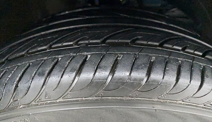 2016 Maruti Baleno DELTA 1.2 K12, Petrol, Manual, 49,583 km, Right Front Tyre Tread