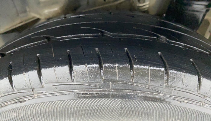 2011 Hyundai Eon ERA, Petrol, Manual, 17,080 km, Left Rear Tyre Tread