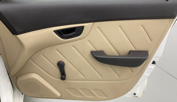 2011 Hyundai Eon ERA, Petrol, Manual, 17,080 km, Driver Side Door Panels Control