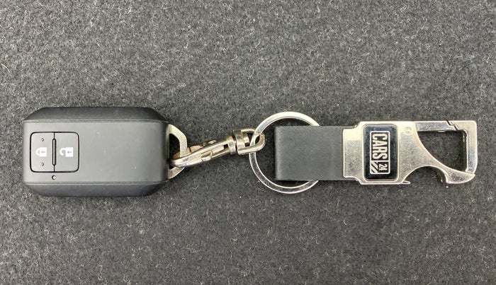 2019 Toyota Glanza V MT PETROL, Petrol, Manual, 24,520 km, Key Close Up