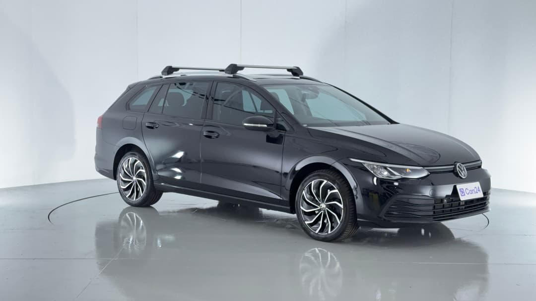 2022 Volkswagen Golf 110tsi Life, Automatic, 56580 km, Right Front Diagonal (45- Degree) View