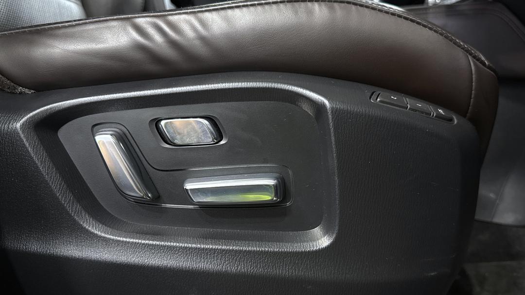 2023 Mazda CX-5 Akera (AWD), Automatic, 34512 km, Drivers Side Adjustment Panel