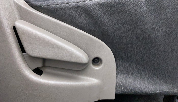 2015 Datsun Go Plus T, Petrol, Manual, 23,949 km, Driver Side Adjustment Panel