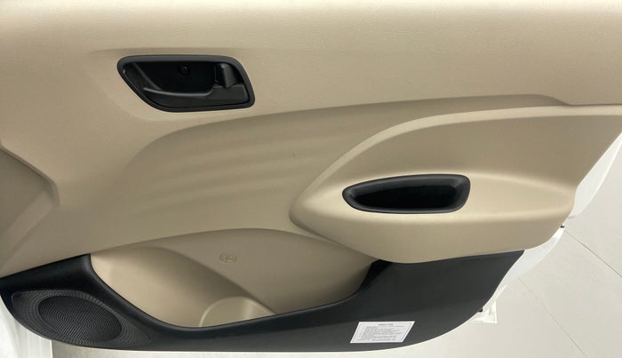 2022 Hyundai NEW SANTRO SPORTZ EXECUTIVE CNG, CNG, Manual, 2,510 km, Driver Side Door Panels Control
