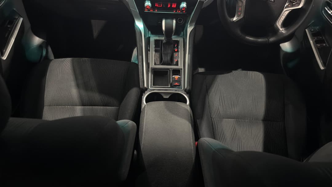 2022 Mitsubishi Pajero Sport Glx (2WD) 5 Seat, Automatic, 68536 km, Center Console