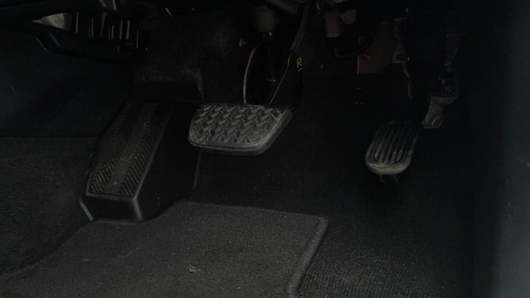 2020 Toyota Landcruiser Prado Gxl (4x4), Automatic, 43397 km, Pedals and Footmat