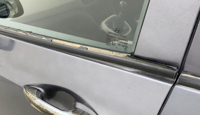 2018 Hyundai Grand i10 MAGNA 1.2 KAPPA VTVT, CNG, Manual, 56,874 km, Front passenger door - Weather strip has minor damage