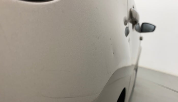 2016 Volkswagen Vento HIGHLINE PETROL AT, Petrol, Automatic, 80,842 km, Right quarter panel - Slightly dented