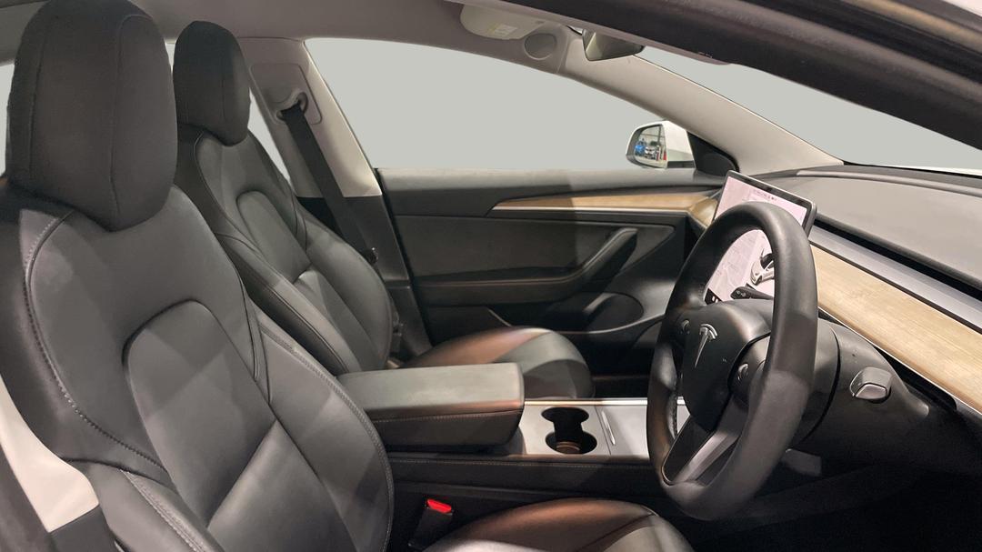 2021 Tesla Model 3 Standard Range Plus RWD, Automatic, 42960 km, Right Side Front Door Cabin View