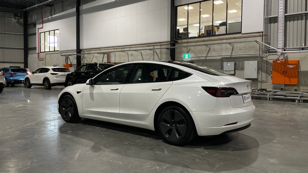 2021 Tesla Model 3 Standard Range Plus RWD, Automatic, 42960 km, Left Back Diagonal (45- Degree) View