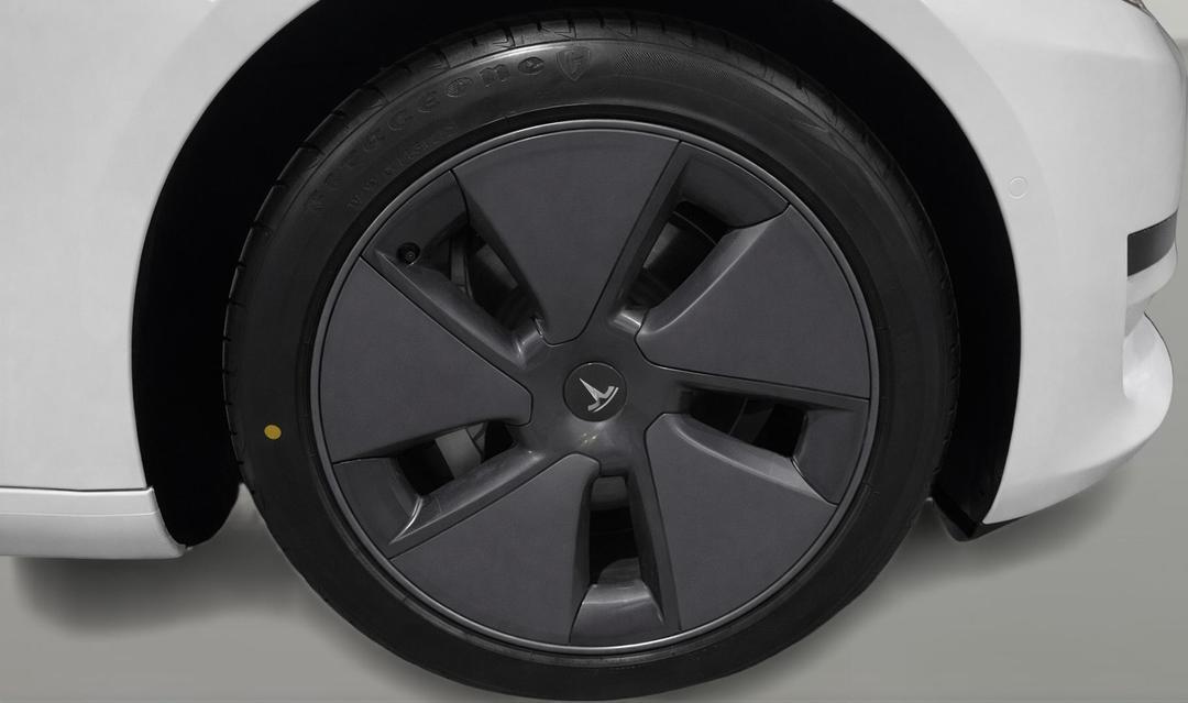2021 Tesla Model 3 Standard Range Plus RWD, Automatic, 42960 km, Right Front Wheel