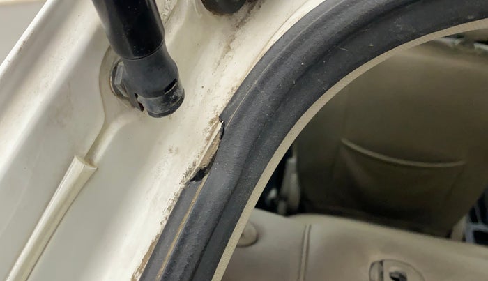 2011 Volkswagen Polo TRENDLINE 1.2L PETROL, Petrol, Manual, 73,338 km, Dicky (Boot door) - Weather strip has minor damage