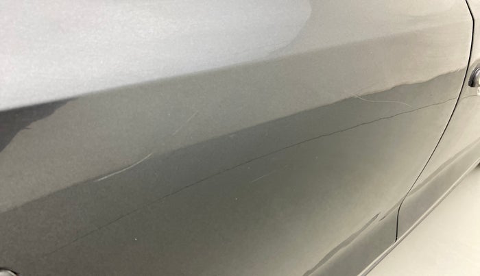 2018 Volkswagen Ameo COMFORTLINE 1.0L, Petrol, Manual, 31,183 km, Right rear door - Minor scratches