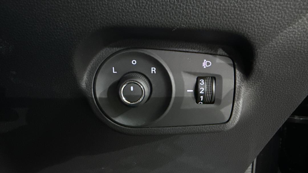 2023 MG Mg4 Excite 51, Automatic, 13038 km, Utility Switches/Buttons