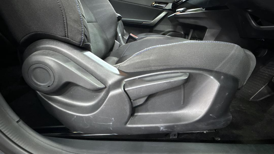 2023 MG Mg4 Excite 51, Automatic, 13038 km, Drivers Side Adjustment Panel