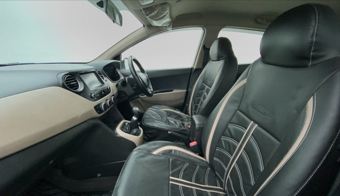 2017 Hyundai Grand i10 Sportz(O) 1.2 MT, Petrol, Manual, 35,162 km, Right Side Front Door Cabin