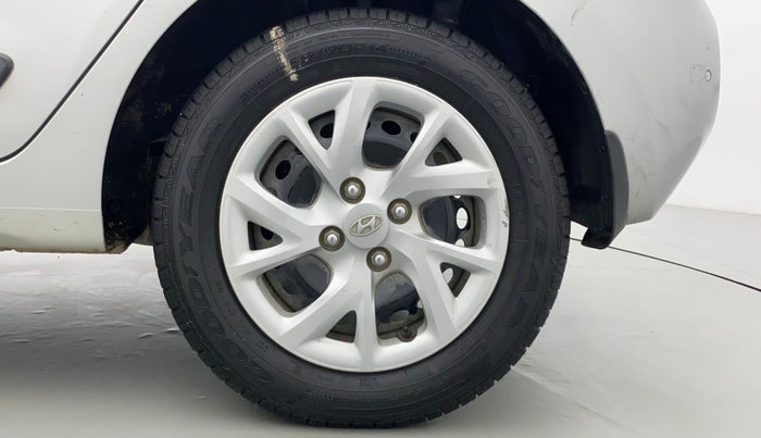 2017 Hyundai Grand i10 Sportz(O) 1.2 MT, Petrol, Manual, 35,162 km, Left Rear Wheel