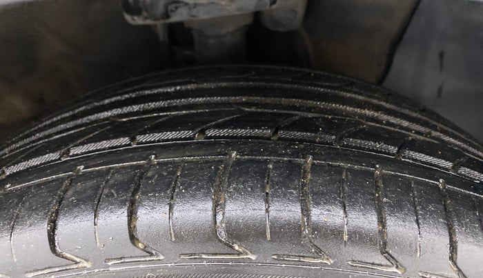 2019 Hyundai Verna 1.6 CRDI SX + AT, Diesel, Automatic, 67,370 km, Right Front Tyre Tread