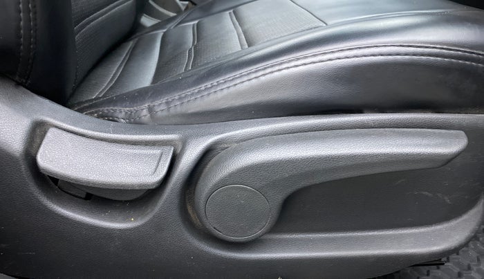2019 Hyundai Verna 1.6 CRDI SX + AT, Diesel, Automatic, 67,370 km, Driver Side Adjustment Panel