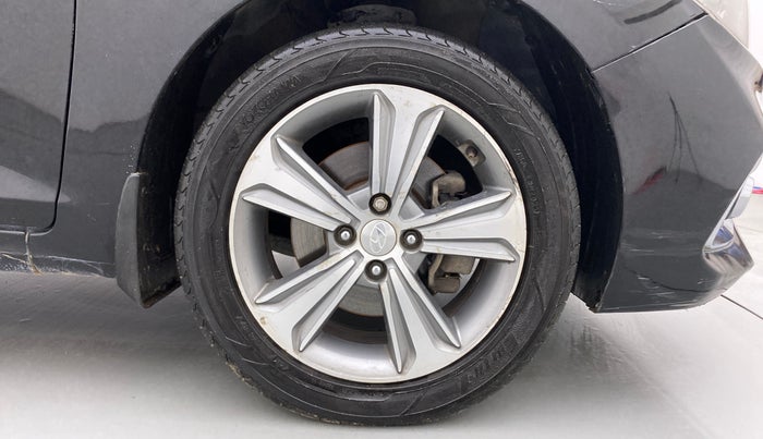 2019 Hyundai Verna 1.6 CRDI SX + AT, Diesel, Automatic, 67,370 km, Right Front Wheel