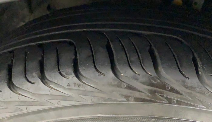 2018 Ford FREESTYLE TITANIUM PLUS 1.5 DIESEL, Diesel, Manual, 86,628 km, Left Front Tyre Tread