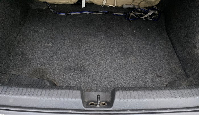 2019 Volkswagen Ameo Trendline 1.0, Petrol, Manual, 64,258 km, Boot Inside